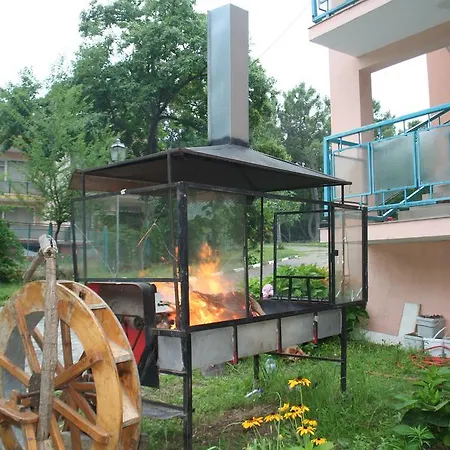 Svetlina Szálloda 2*